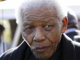Mandela back in hospital with lung infection